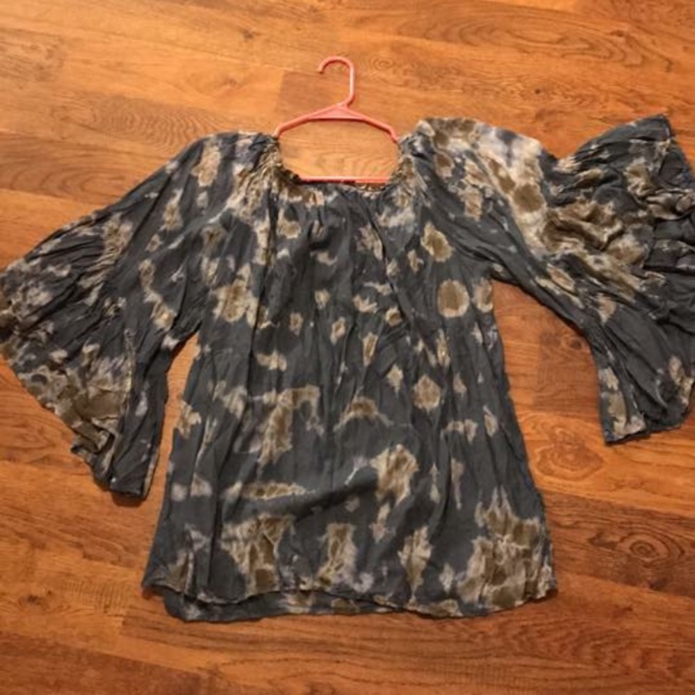 Off the shoulder bell sleeve top