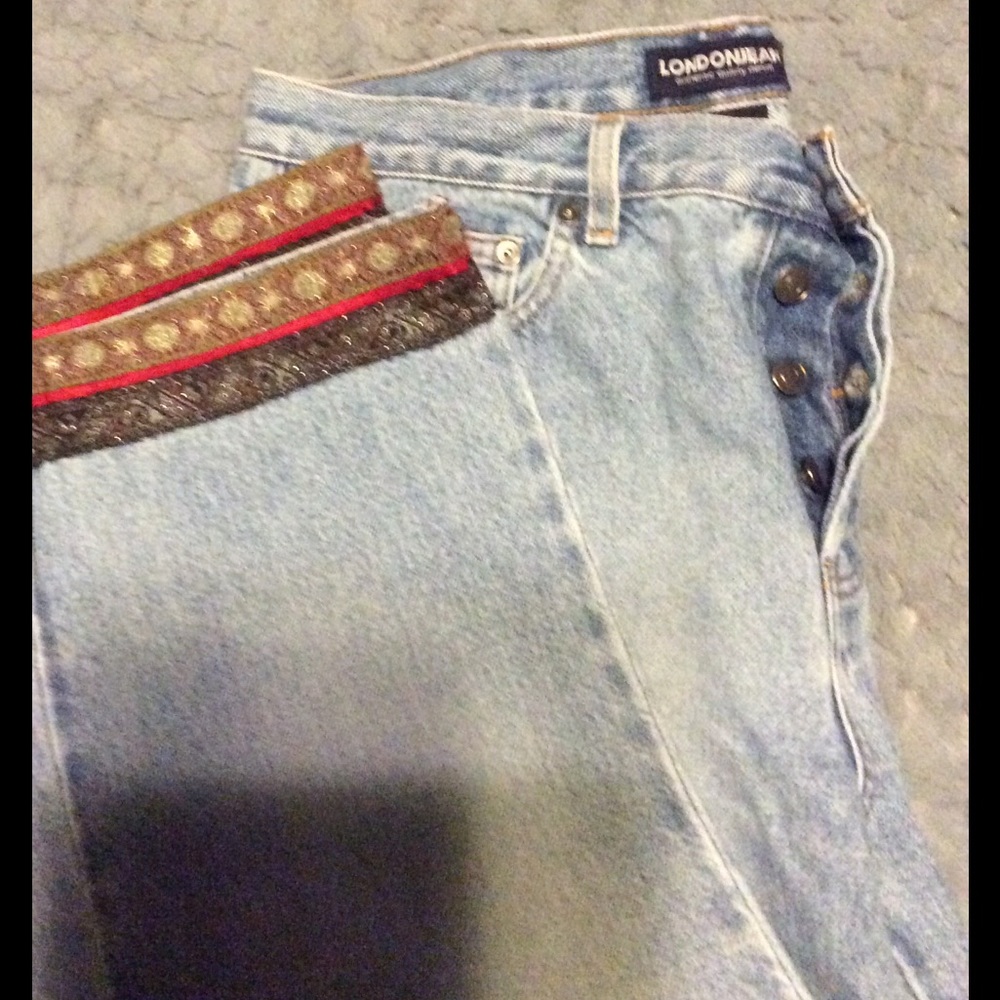 Capris👖ribbon hem button fly!