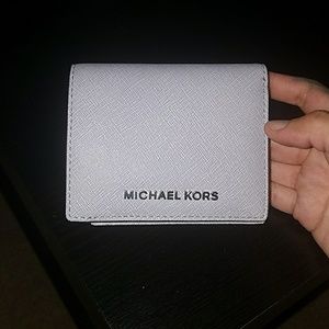 Michael kors jet set travel lilac leather wallet