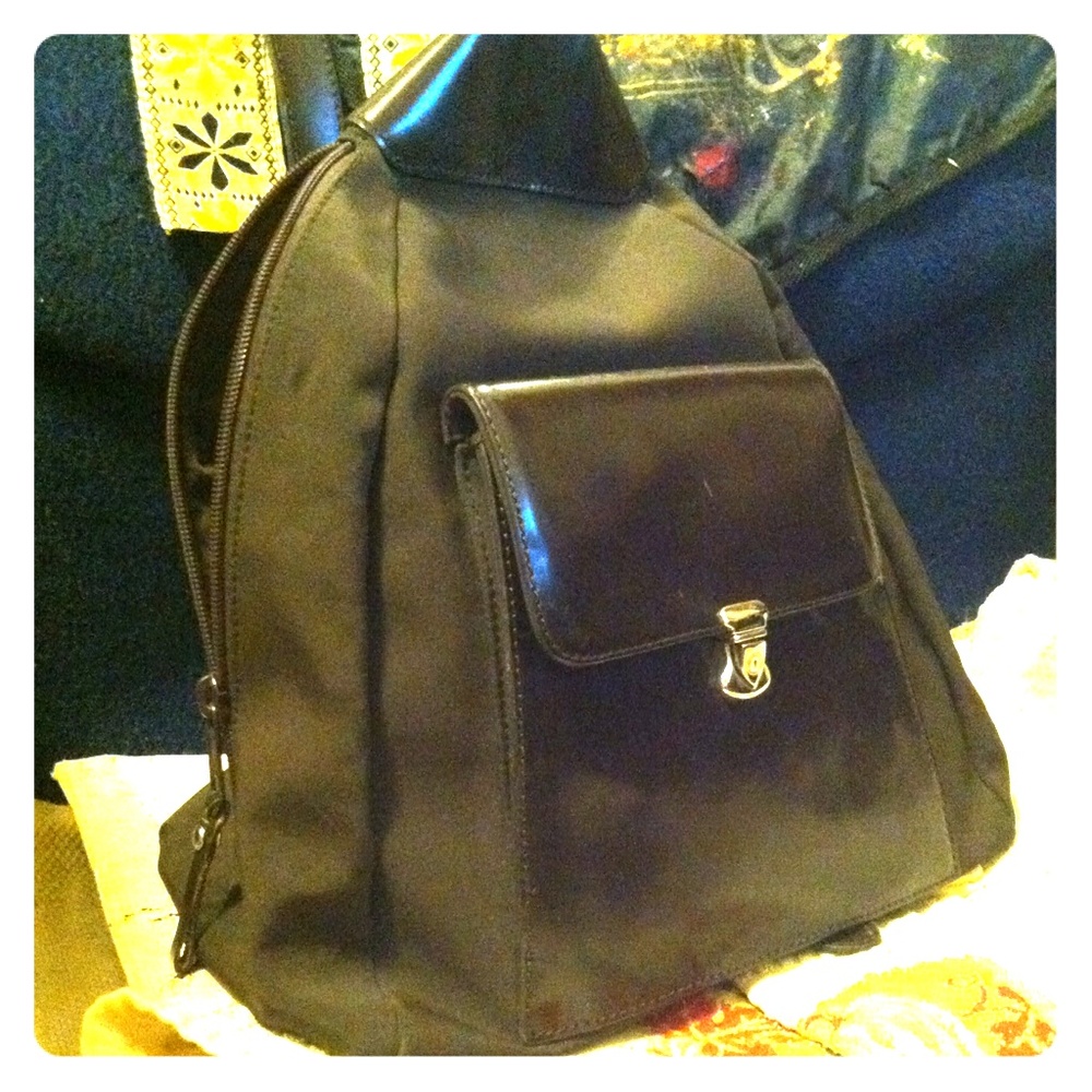 SALE!! Adorable! Shoulder bag/back pack