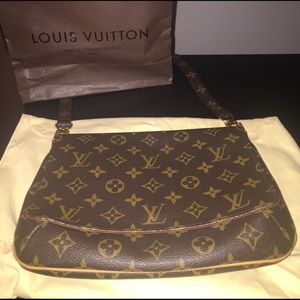 Authentic Louis Vuitton Musette tango cross body