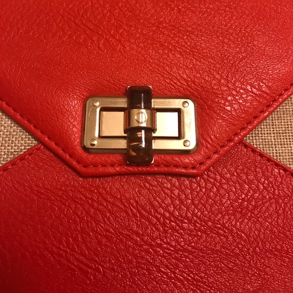 Oversized Two tone clutch - Picture 2 of 3