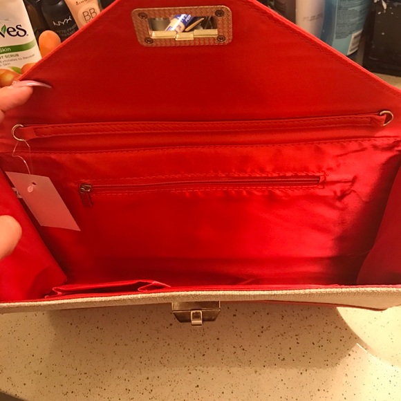 Oversized Two tone clutch - Picture 3 of 3