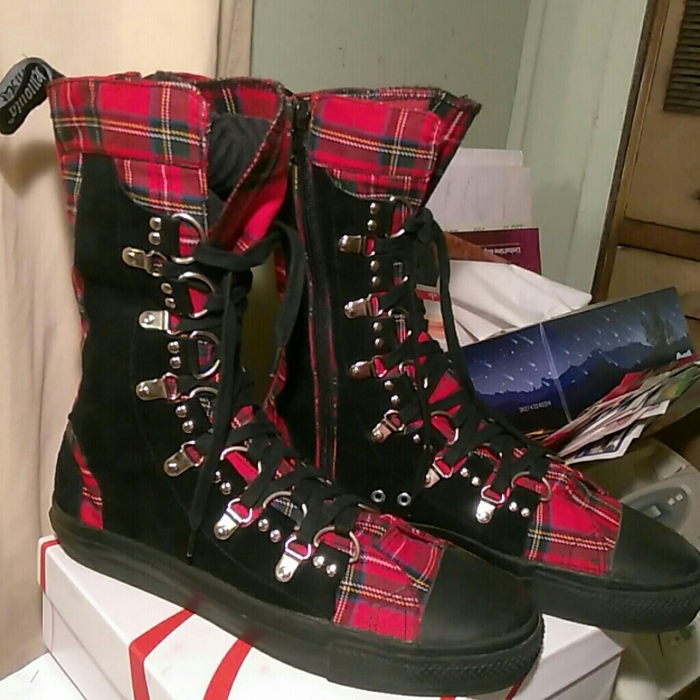 DEMONIA Calf-Hi PLAID Unisex Sneaker Boots