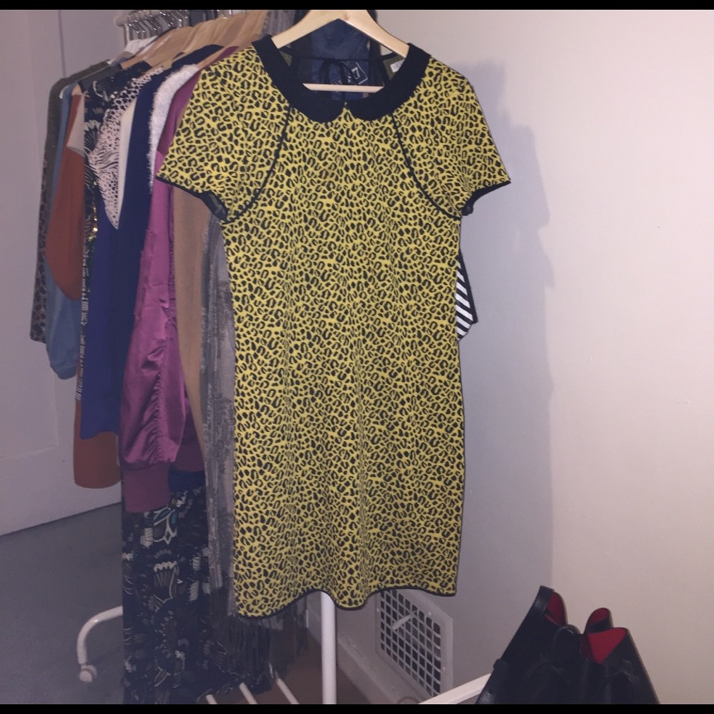Leopard print dress!! Cut out in back super cute!