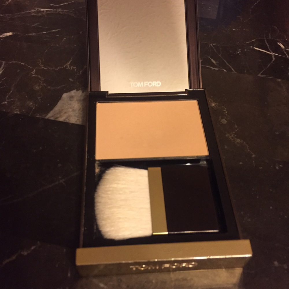 Tom Ford translucent finishing powder 02
