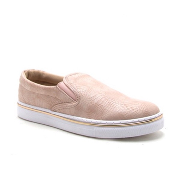 1 LEFT‼️FINAL SIZE 6 CLEARANCE ‼️Blush Slip On's - Picture 4 of 7