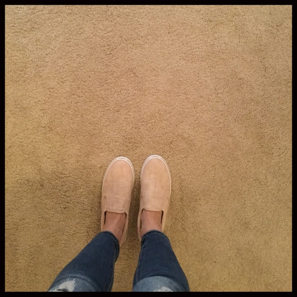 1 LEFT‼️FINAL SIZE 6 CLEARANCE ‼️Blush Slip On's - Picture 3 of 7