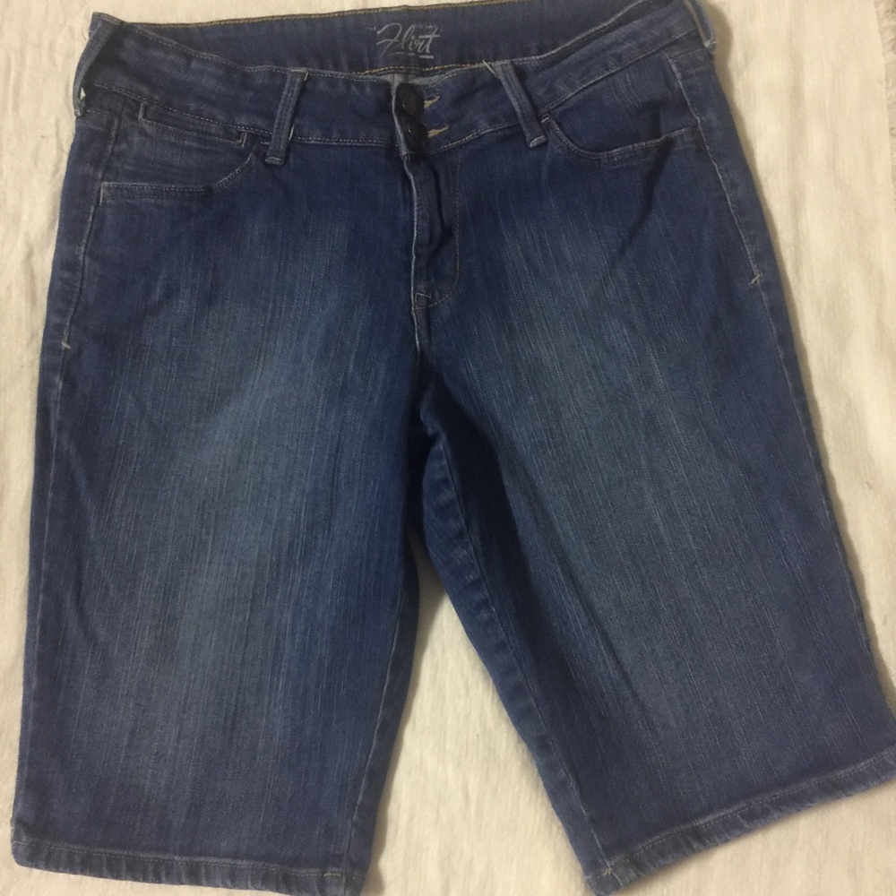 Old navy flirt stretch shorts