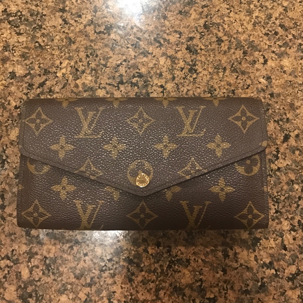 LOUIS VUITTON WALLET
