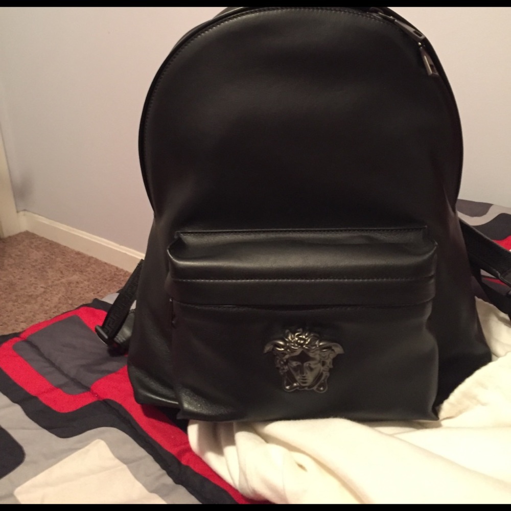 Versace backpack all leather.. 100% authentic - Picture 2 of 2