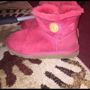 Pink uggs