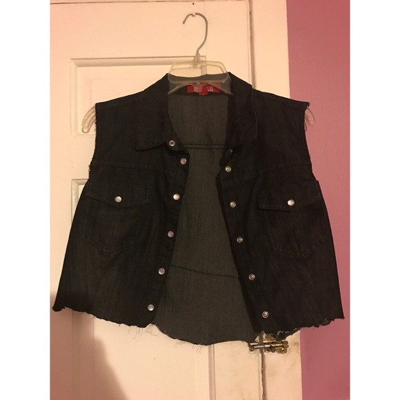 DIY Jean Jacket Vest! ✨✨ - Picture 1 of 5