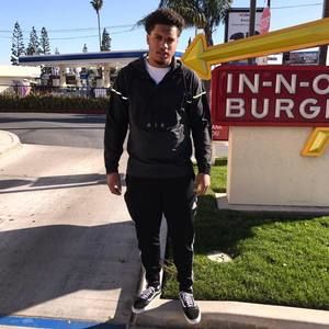 Meet your Posher, Darrius