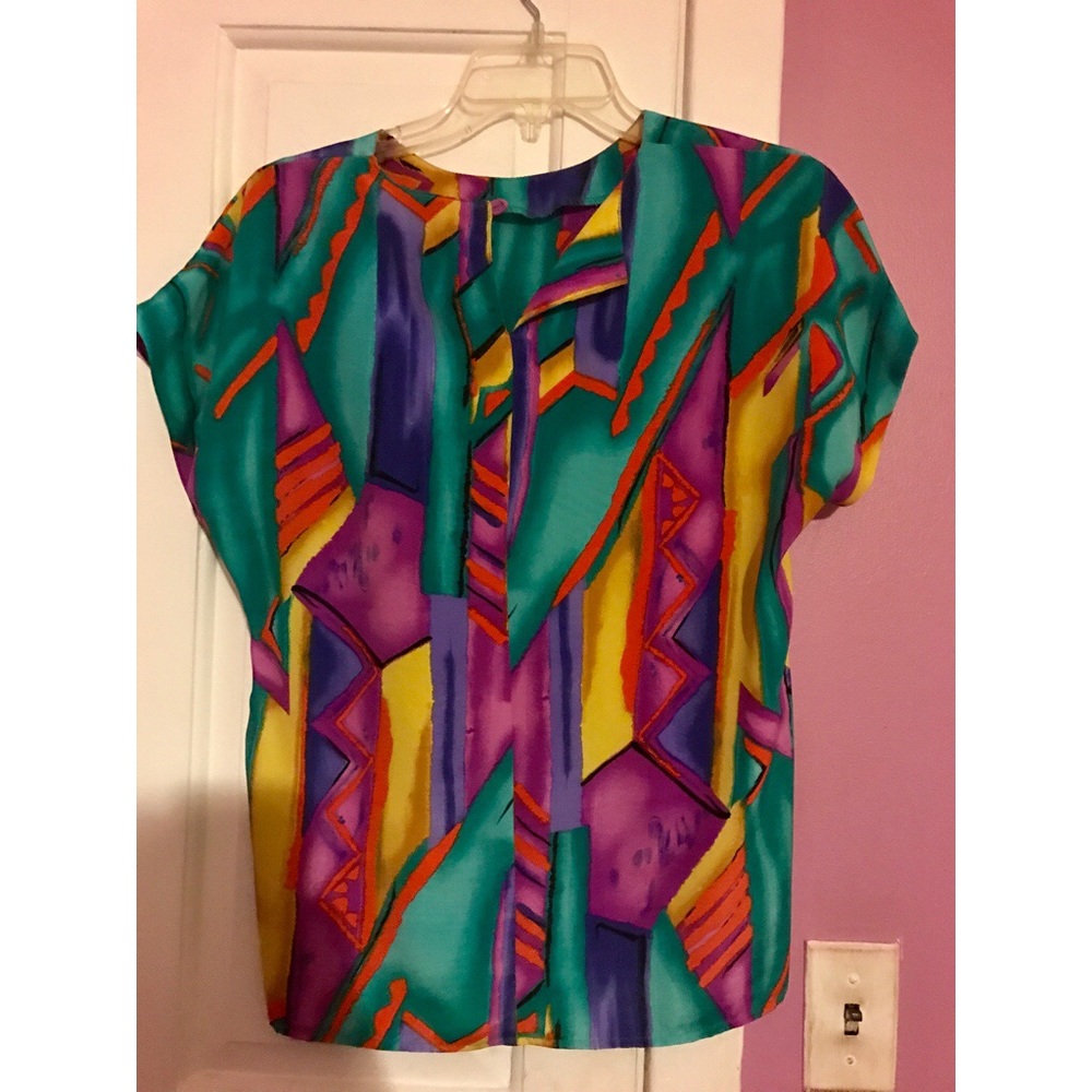 Cool Color Vintage Shirt! ✨✨ - Picture 2 of 4