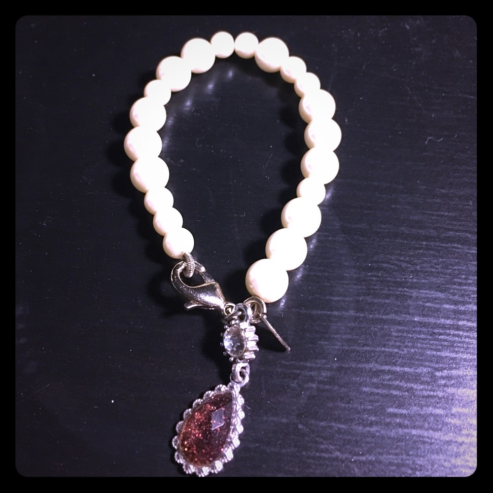 pearl bracelace