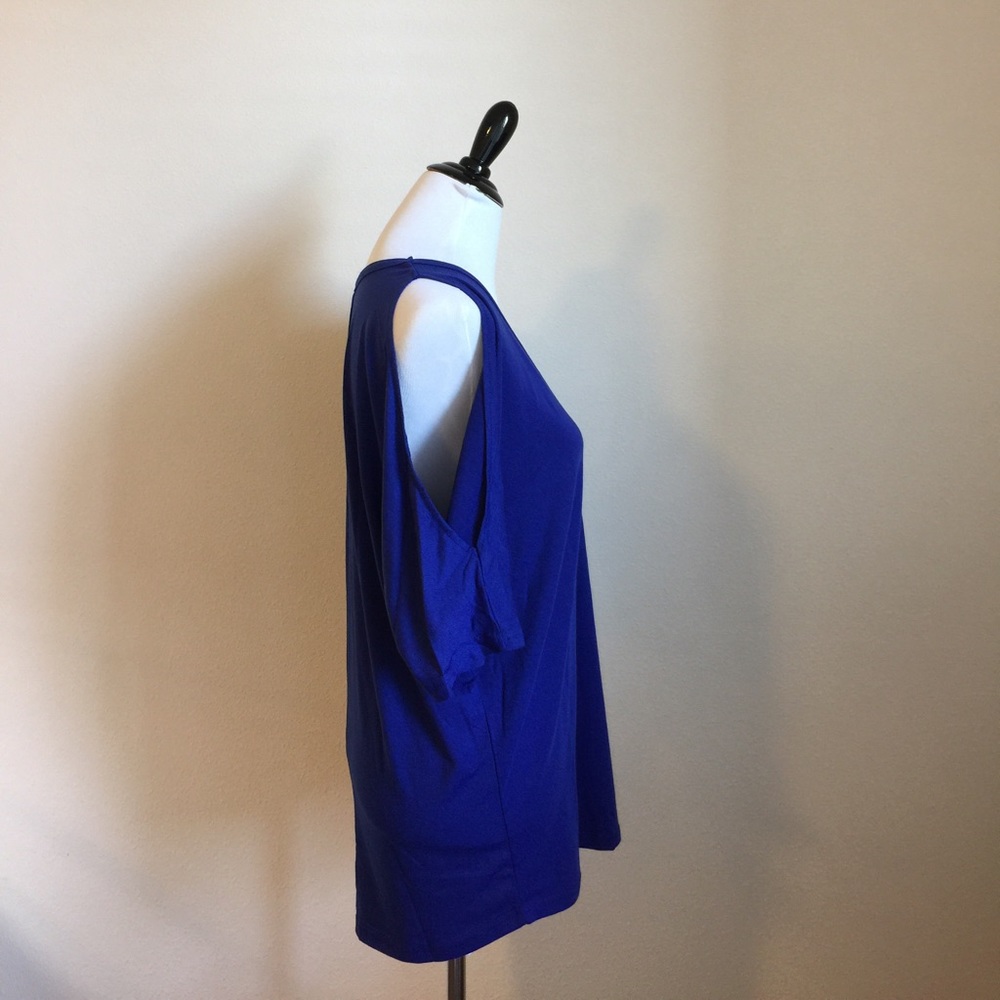 🎉Last One🎉Cold Shoulder Low Cut  blouse top - Picture 6 of 6