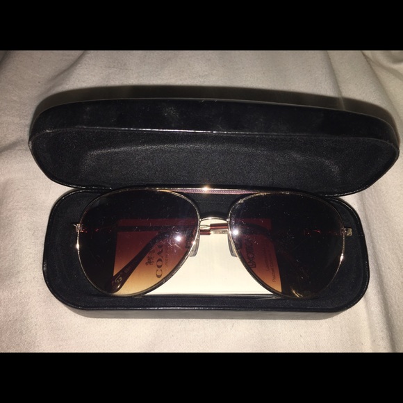 ✨COACH SUNGLASSES✨ - Picture 3 of 4