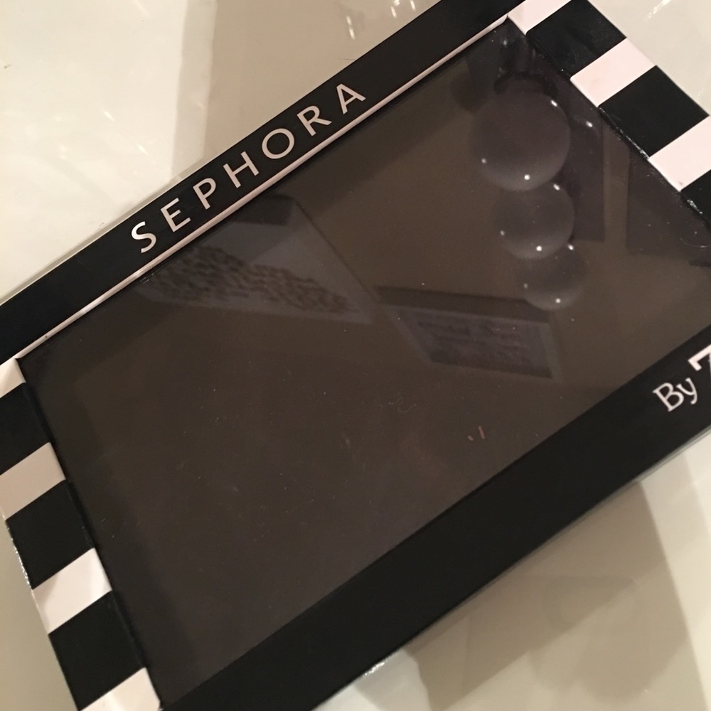 Sephora Z pallet....