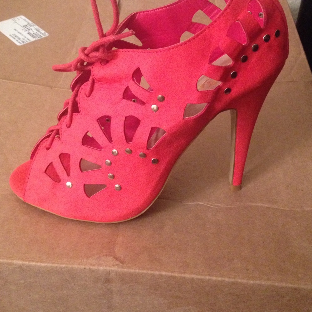 Show /lace up sandal