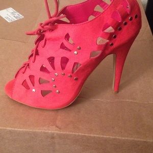 Show /lace up sandal