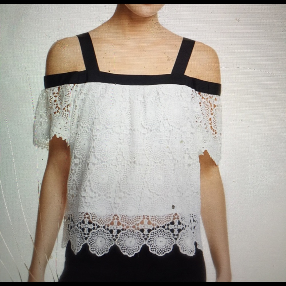 NWT super adorable lace top Bloomingdales Aqua