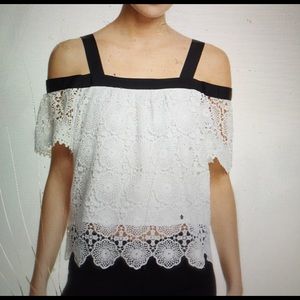 NWT super adorable lace top Bloomingdales Aqua