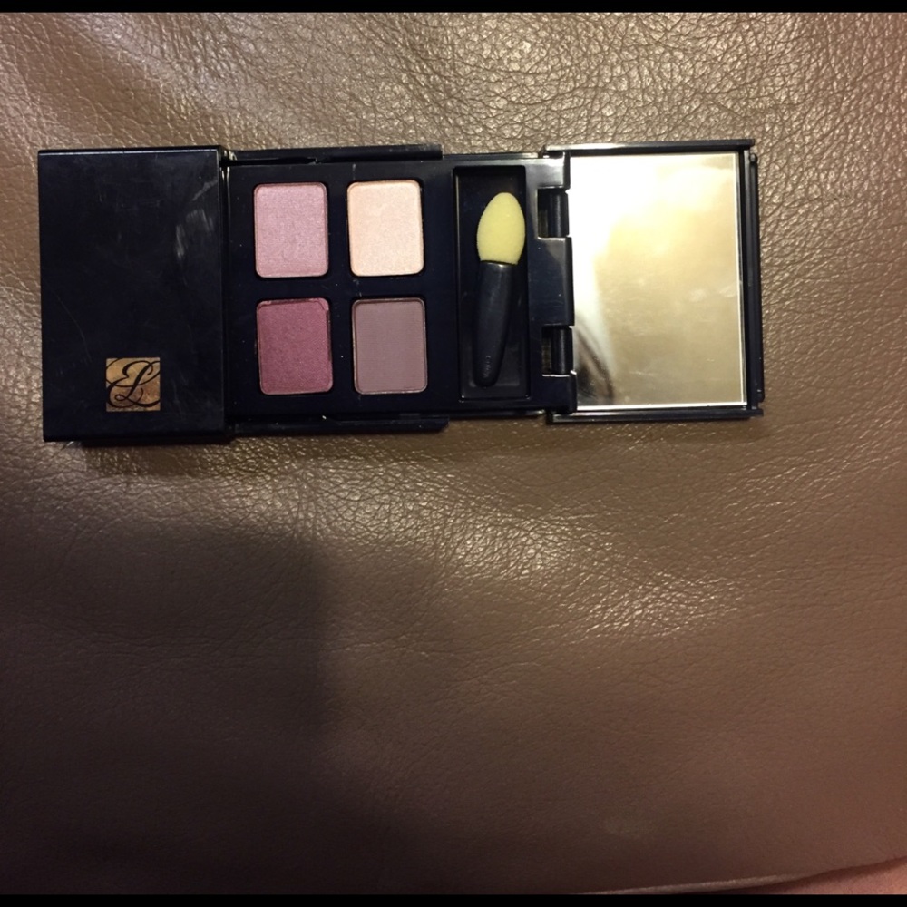 Eye shadows - Picture 2 of 3