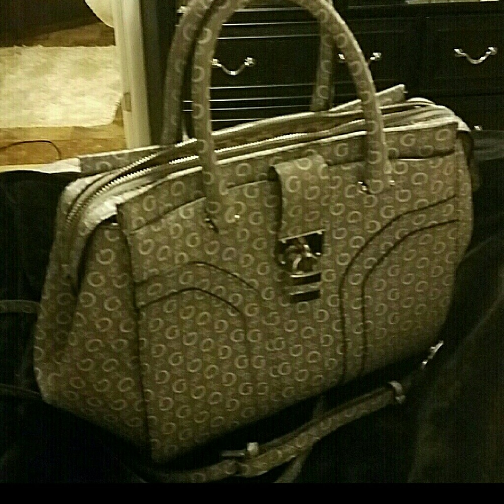 Guess purse