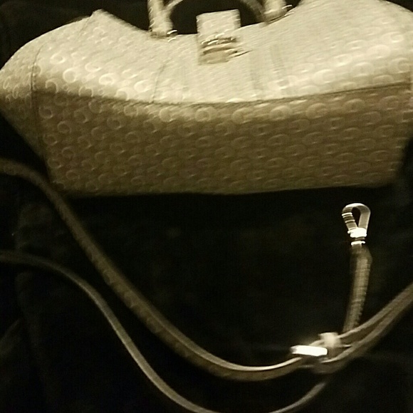 Guess purse - Picture 3 of 6