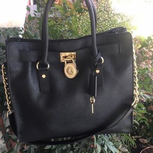 New With Tag 💕Dust Bag included 💕