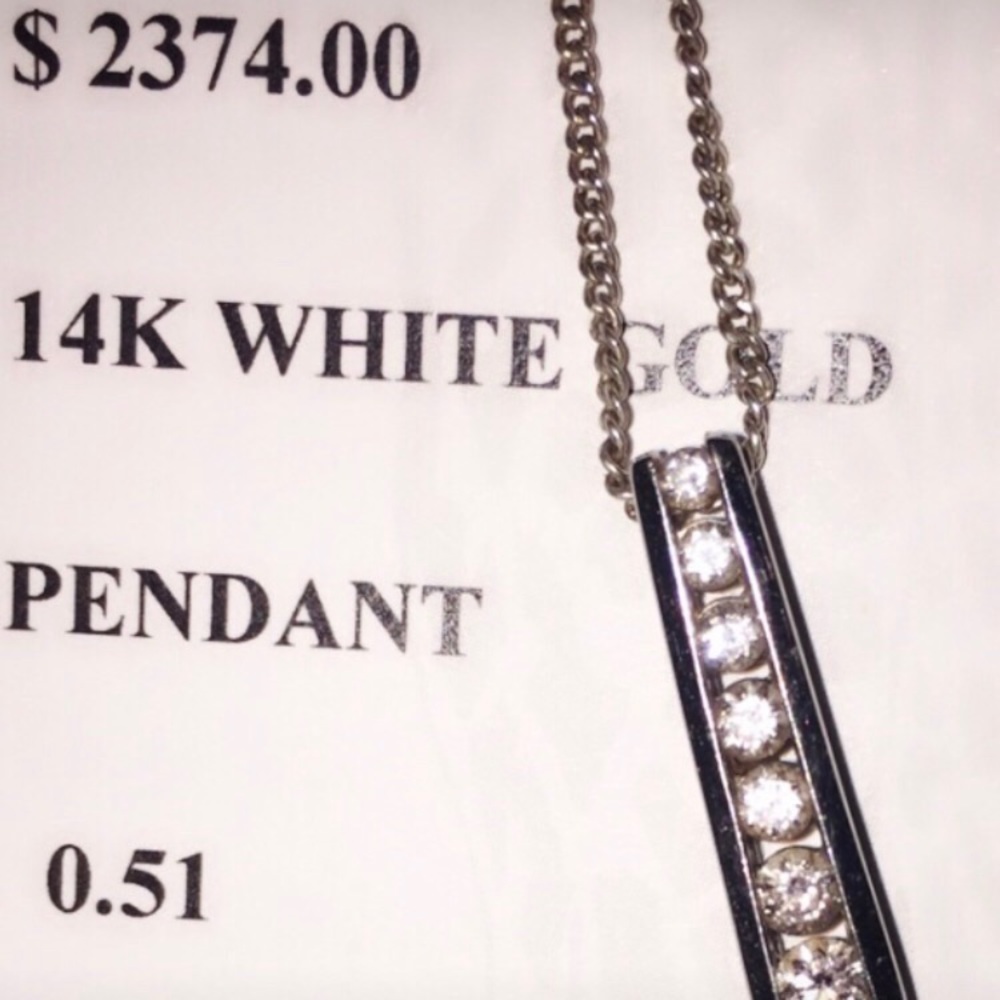 effy white gold necklace!!