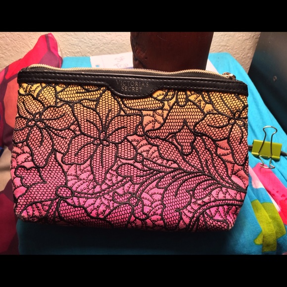 VS limited edition makeup bag 💄 - Picture 1 of 4
