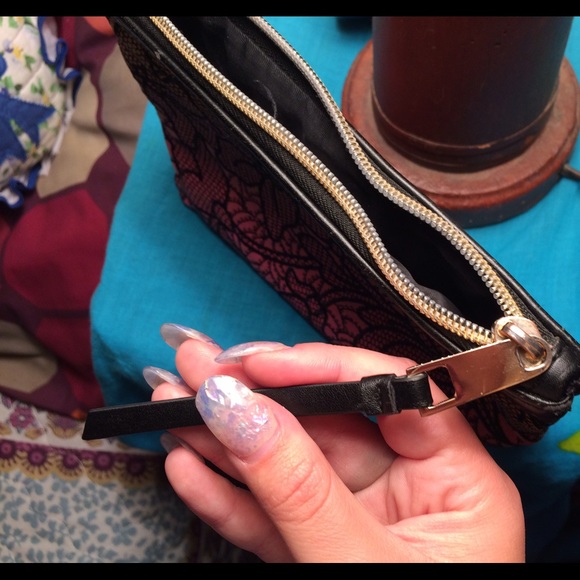 VS limited edition makeup bag 💄 - Picture 4 of 4