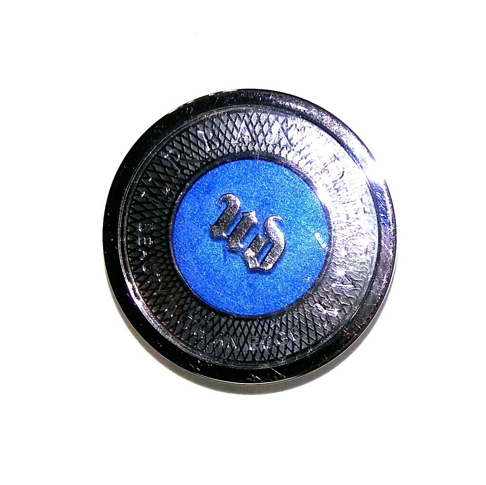 Urban Decay Eyeshadow Token in RADIUM