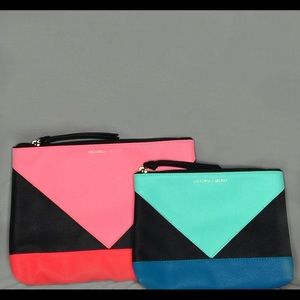 VICTORIAS SECRET COSMETIC BAG SET