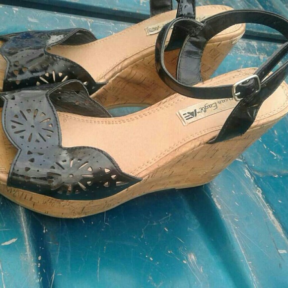 Size 8w wedges - Picture 2 of 3