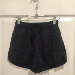 Lululemon black Lululemon Varsity festival short