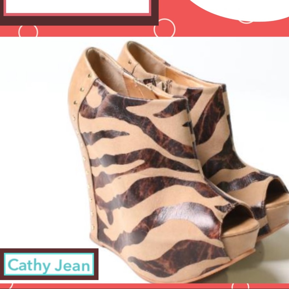 CATHY JEAN SIZE 8 SHOES 4" WEDGE NEW WITH BOX