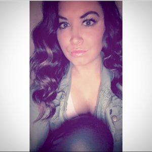 Meet your Posher, April