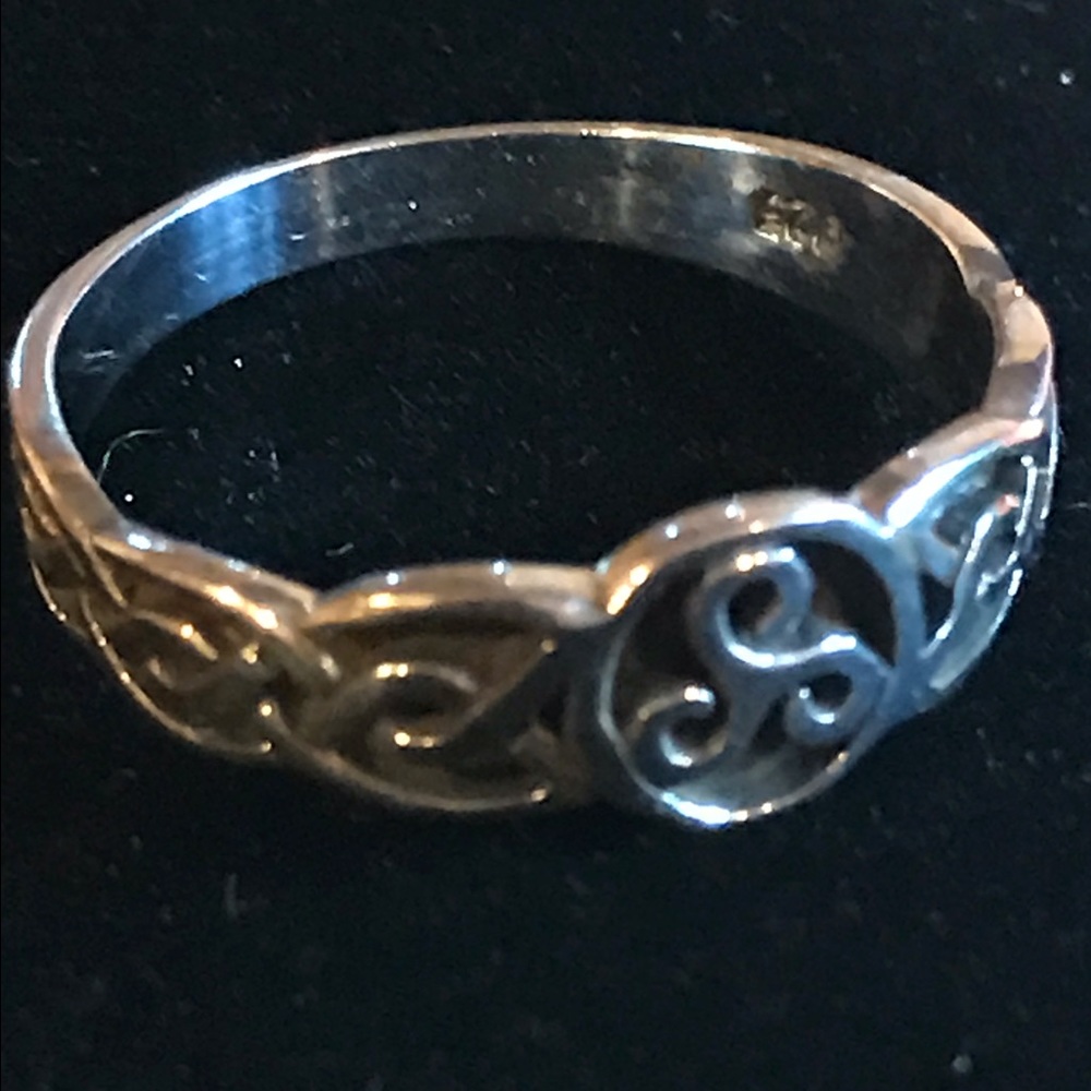 NWT! 925 STERLING SILVER CELTIC TRISKELION RING 9
