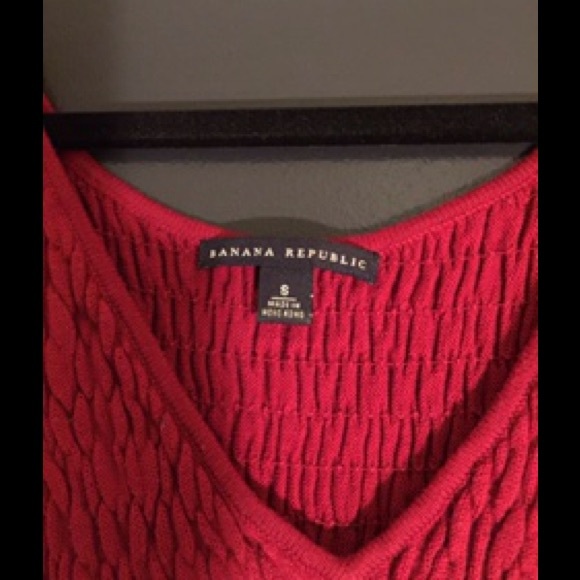 RED BANANA REPUBLIC TOP - Picture 5 of 5