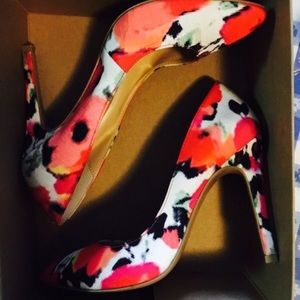 FLASH SALE Jessica Simpson heels