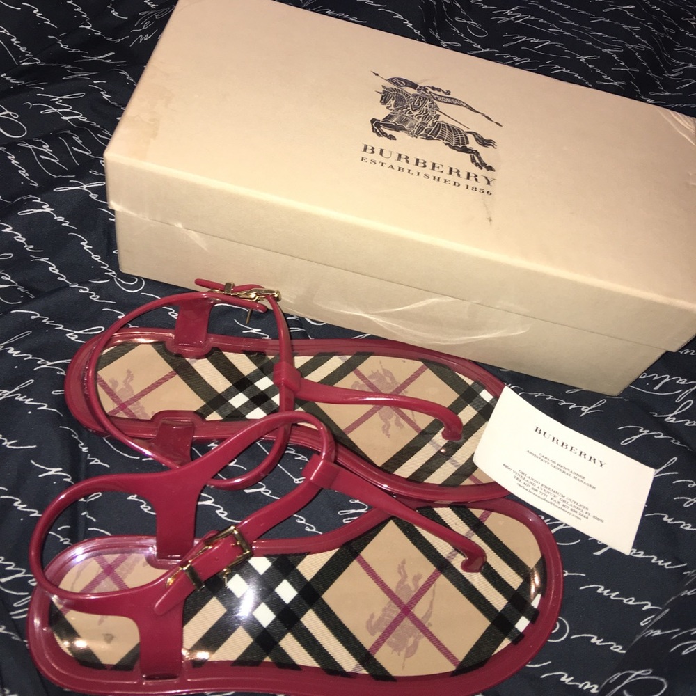 Authentic Burberry Sandals 😍