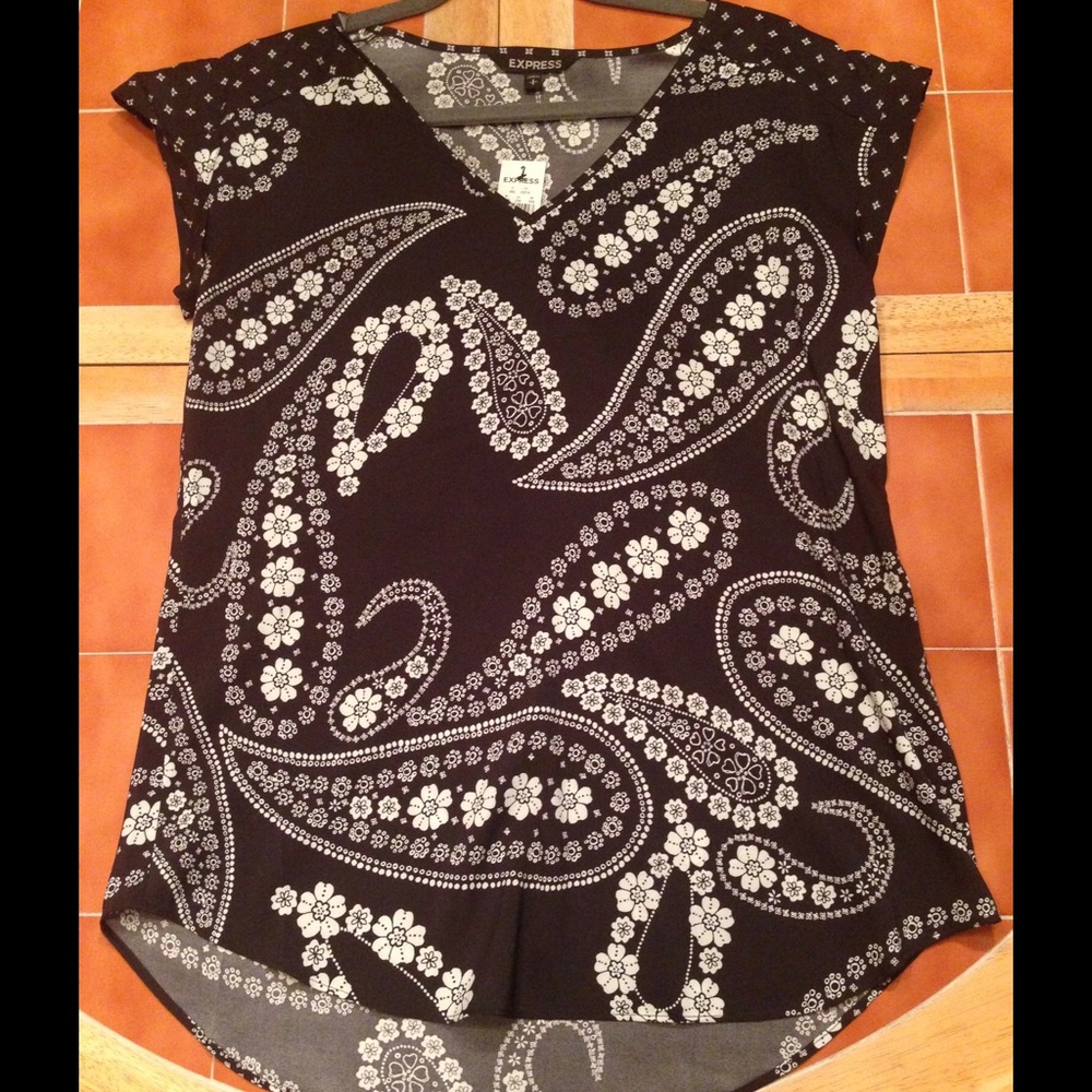 NWT Express Paisley Rolled-Sleeve Blouse Small
