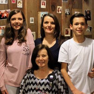 Meet your Posher, Lou-mel