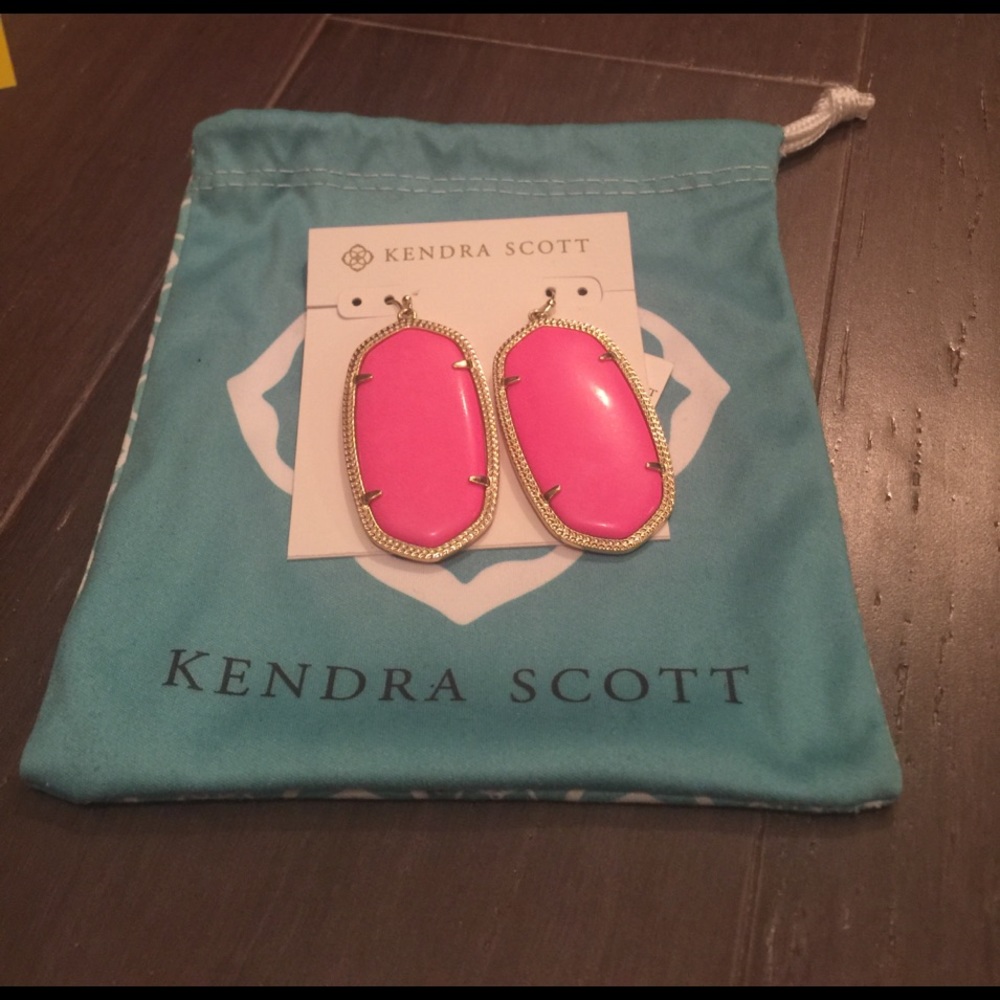 Kendra Scott Neon Pink Danielle's