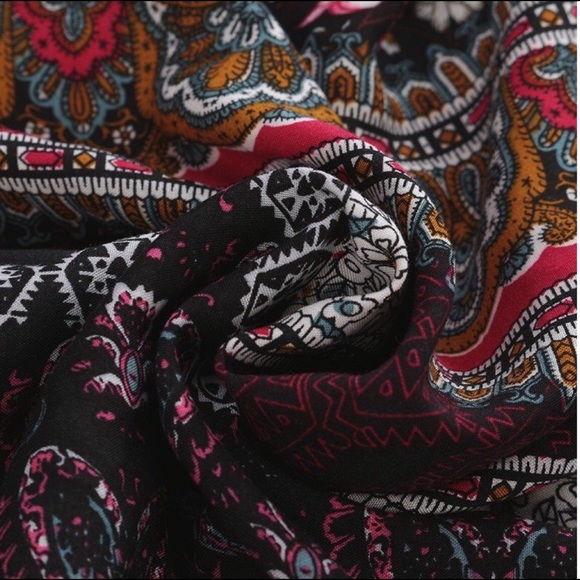 Boho Key-Hole Floral Tunic - Picture 7 of 8