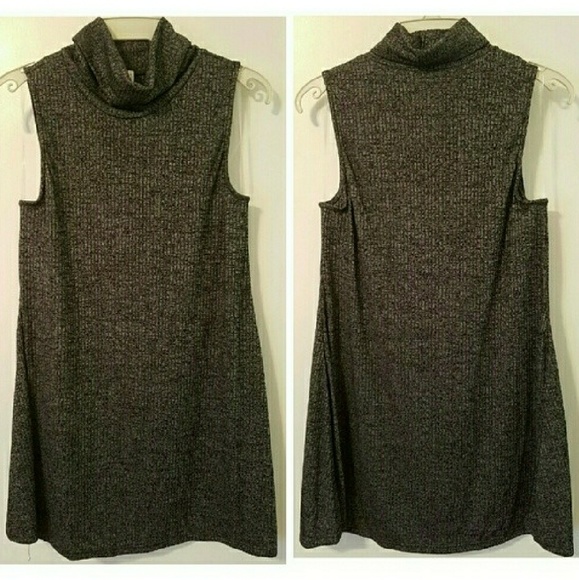 Sleeveless mock neck - Picture 3 of 4