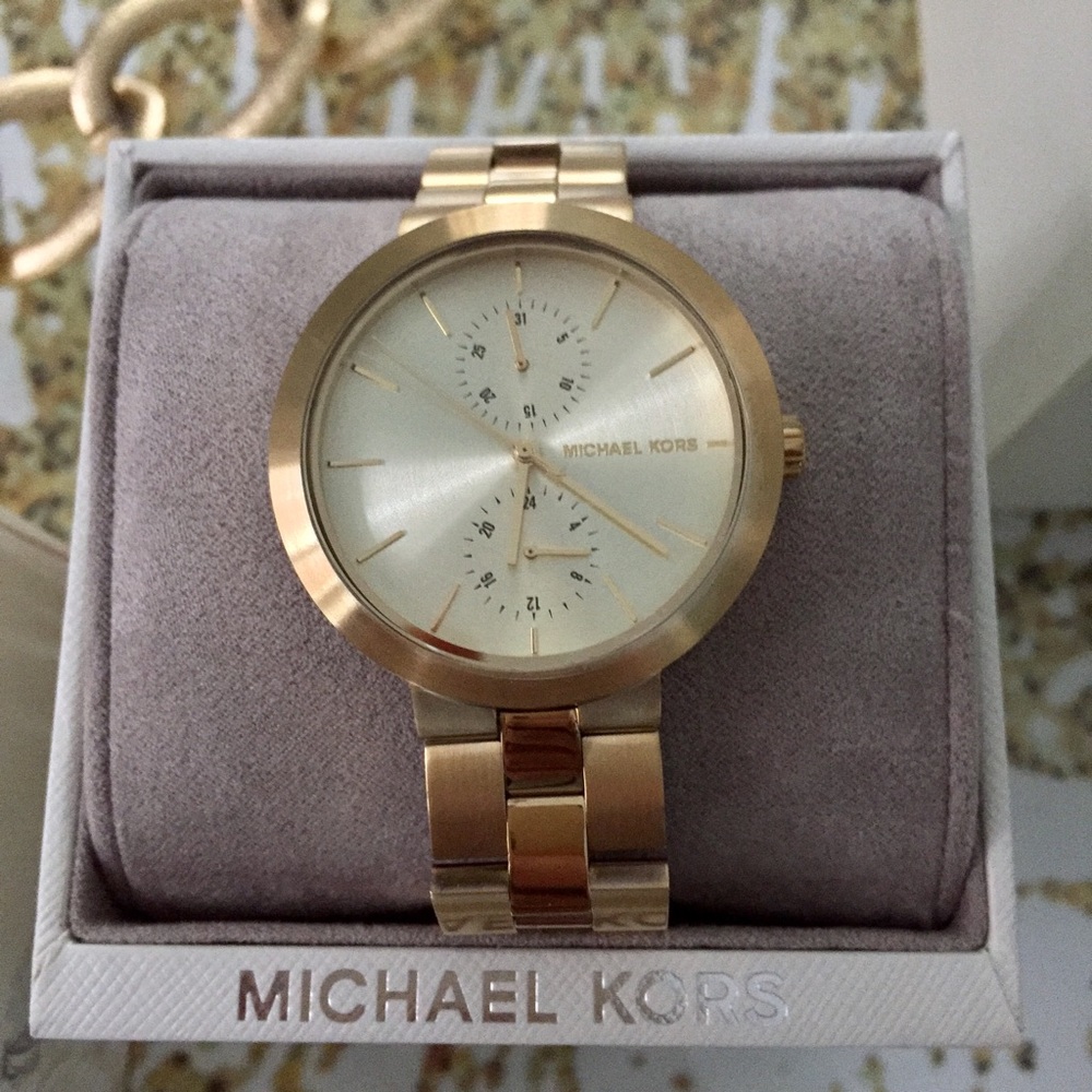 Michael Kors Goldtone Garner Watch NWT - Picture 2 of 4